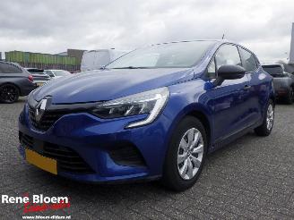Vaurioauto  passenger cars Renault Clio 1.0 TCe Life 5drs Airco 2021/3