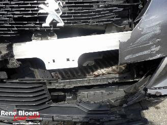 Peugeot 2008 1.2 PureTech Active Pack picture 10