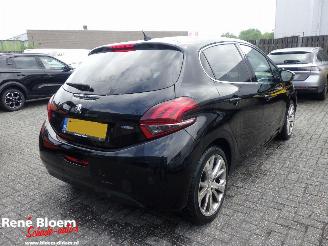 Schadeauto Peugeot 208 1.2 Pure Tech Allure 110pk 2017/3