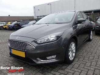 skadebil auto Ford Focus 1.0 Trend Automaat 125pk 2016/1