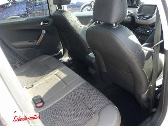 Peugeot 2008 1.2 vtI Allure Pack Premium Plus Automaat picture 10