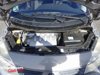 Renault Scenic 1.6 16V Expression Comfort picture 8