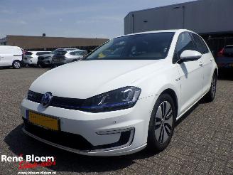 Schadeauto Volkswagen e-Golf e-Golf 2015/10