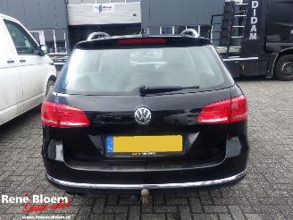 Volkswagen Passat 2.0 TDI Highline Bluemotion 140pk picture 3