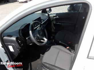 Kia Picanto 1.0 CVVT Comfort  Plus-line Navigator picture 14