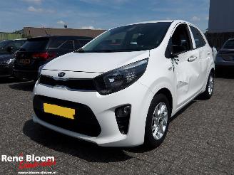 Vaurioauto  passenger cars Kia Picanto 1.0 CVVT Comfort  Plus-line Navigator 2018/9