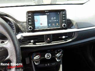 Kia Picanto 1.0 CVVT Comfort  Plus-line Navigator picture 16
