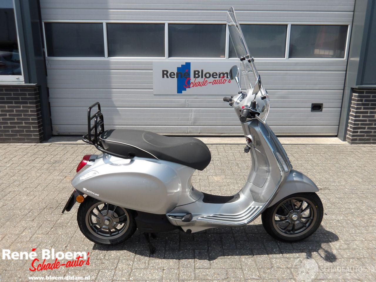 Vespa  Primavera Elettrica 45