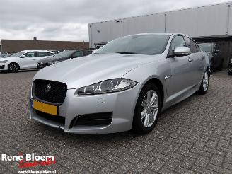 krockskadad bil auto Jaguar XF 2.2D Premium Business Edition 2014/2