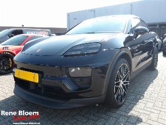 Vaurioauto  passenger cars Porsche Macan 4 100kWh 2025/1