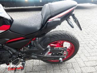 Kawasaki  Z650 picture 12