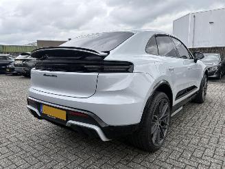 skadebil auto Porsche Macan GTS 100kwh 2026/3