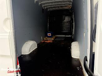 Volkswagen Crafter 2.0 TDI L4H4 Extra Lang HIghline 140pk Aut picture 9