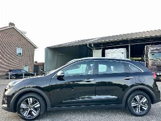 Unfallwagen Kia Niro 1.6 GDi Hybrid 119pk aut + f1 DynamicLine - 63dkm nap - navi - cruise - front + line assist - half leer 2020/10