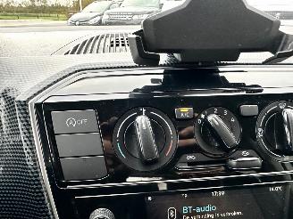 Volkswagen Up! 1.0i 65pk 5drs - nap - airco - line assist - bleutooth - aux - elektr ramen - led - facelift - rijdbaar picture 18