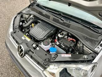 Volkswagen Up! 1.0i 65pk 5drs - nap - airco - line assist - bleutooth - aux - elektr ramen - led - facelift - rijdbaar picture 10