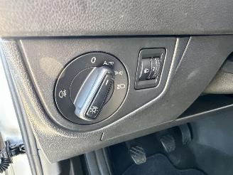 Volkswagen Polo 1.0 TSI 95pk Life 5drs - 76dkm nap - front + line assist - acc - pdc v+a - airco - cruise - carplay - lmv picture 22