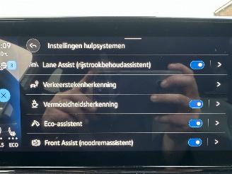 Volkswagen ID.3 58kWh 204pk aut First Plus - nap - navi - cam - keyless - 19 inch - stuurverw - front + line assist - sfeerverl picture 21