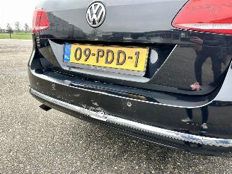 Volkswagen Passat 1.4 TSI 122pk dsg aut + f1 Highline - nap - dvd in hoofdsteunen - navi - clima - cruise - leer + stoelverw picture 9