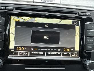 Volkswagen Passat 1.4 TSI 122pk dsg aut + f1 Highline - nap - dvd in hoofdsteunen - navi - clima - cruise - leer + stoelverw picture 34