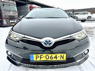 Toyota Auris Touring Sports Gereserveerd 1.8 Hybrid 123pk aut Exe - pano - nap - navi - camera - keyless - front + line + park assist picture 3
