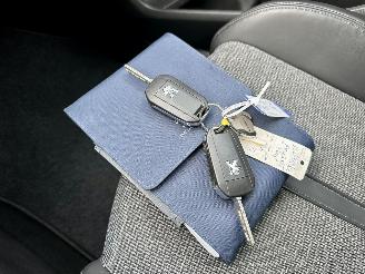 Peugeot 3008 1.2T PureTech 131pk aut + f1 Première - virtual - line + side assist - clima - cruise - pdc v+a - privacy glass picture 33