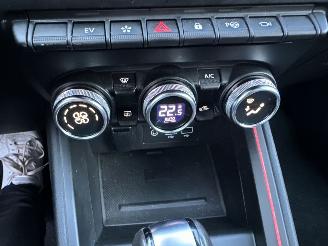 Renault Clio 1.6 E-Tech Hybrid 8-traps aut 140 Intens - nap - 360cam - keyless - navi - front + line + side + park assist - virtual picture 31