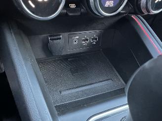 Renault Clio 1.6 E-Tech Hybrid 8-traps aut 140 Intens - nap - 360cam - keyless - navi - front + line + side + park assist - virtual picture 32