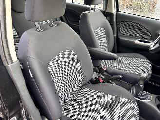 Nissan Micra 1.2i 80pk Connect Edition 5drs - navi - clima - cruise - pdc v+a - licht + regensensor - gebruikerssporen picture 41