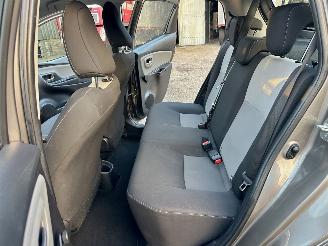 Toyota Yaris 1.0 VVT-i 69pk Comfort 5drs - nap - front + line assist - airco - bleutooth - aux - usb - stuurbediening picture 24