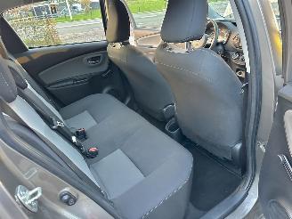 Toyota Yaris 1.0 VVT-i 69pk Comfort 5drs - nap - front + line assist - airco - bleutooth - aux - usb - stuurbediening picture 31