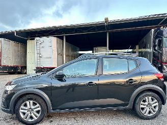 Schadeauto Dacia Sandero Stepway 1.0 TCe 101pk 6-bak Bi-Fuel Comfort - nap - navi - camera - side assist - lpg/g3 onderbouw fabrieksaf 2021/8