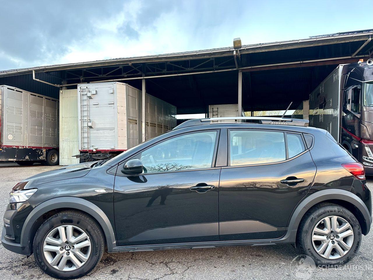 Dacia Sandero Stepway 1.0 TCe 101pk 6-bak Bi-Fuel Comfort - nap - navi - camera - side assist - lpg/g3 onderbouw fabrieksaf