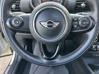 Mini Clubman Cooper 1.5T 136pk 6-traps aut - pano - nap - 1e eig - keyless entry + start - line assist - clima + cruise contr picture 29
