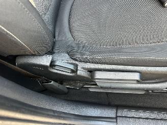 Mini Clubman Cooper 1.5T 136pk 6-traps aut - pano - nap - 1e eig - keyless entry + start - line assist - clima + cruise contr picture 44