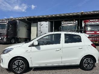 Schadeauto Mitsubishi Space-star 1.0i 71pk Cool+ 5drs - nap - airco - elektr pakket - licht + regensensor - facelift - 4x nieuwe banden 2020/11