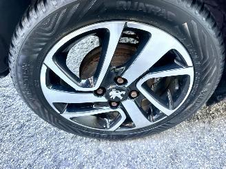 Peugeot 108 1.0 e-VTi 69pk Première CabrioTop - nap - camera - keyless entry + start - elektr dak - clima - cruise - carplay picture 91