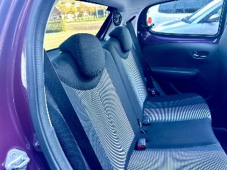 Peugeot 108 1.0 e-VTi 69pk Première CabrioTop - nap - camera - keyless entry + start - elektr dak - clima - cruise - carplay picture 24