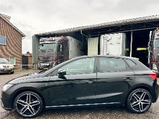 Voiture accidenté Seat Ibiza 1.0 TSI 95pk FR Bus Intense - nap - navi - camera - 18 inch - keyless entry + start - front assist - CarPlay 2019/1