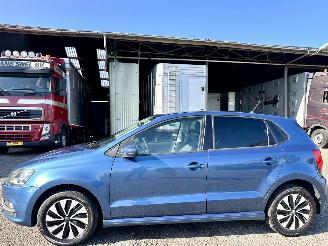 uszkodzony samochody osobowe Volkswagen Polo 1.0 TSI 95pk BlueMotion Edition 5drs - nap - navi - airco - cruise - lmv - 4x elektr ramen - privacy glass 2015/1