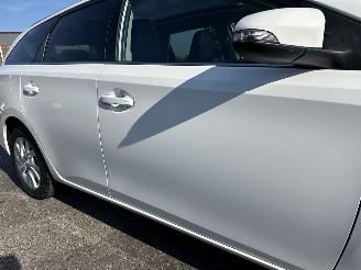 Toyota Auris Touring Sports Gereserveerd 1.8 Hybrid 123pk aut Lease pro - pano - nap - front + line + park assist - keyless entry + start - stoelverw picture 101