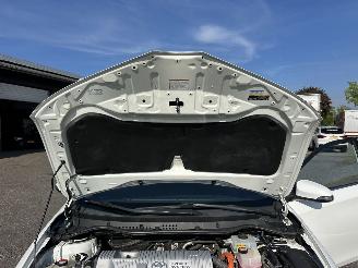 Toyota Auris Touring Sports Gereserveerd 1.8 Hybrid 123pk aut Lease pro - pano - nap - front + line + park assist - keyless entry + start - stoelverw picture 80
