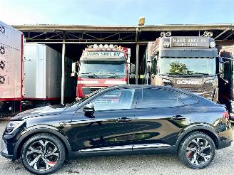 uszkodzony samochody osobowe Renault Arkana 1.6 E-Tech Hybrid 145 8-traps aut RS-Line - Bose - sfeerverl - stuurverw - front + line + side assist 2021/9