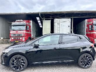 škoda osobní automobily Renault Clio 1.6 E-Tech Full Hybrid 145 aut esprit Alpine - nap - virtual - bose - front assist - camera - keyless - 31.394 euro nieuwpr 2025/3