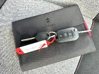 Citroën C3 1.2 PureTech 82pk ELLE - nap - navi - pdc - line assist - lmv - carplay - clima - cruise - grijs dak picture 62