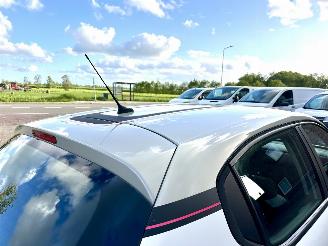 Citroën C3 1.2 PureTech 82pk ELLE - nap - navi - pdc - line assist - lmv - carplay - clima - cruise - grijs dak picture 7