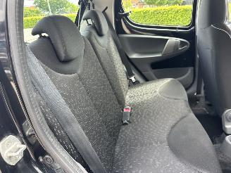 Peugeot 107 Gereserveerd 1.0-12v automaat 68pk XS 5drs - nap - carplay - airco - 49dkm - elektr ramen - toerenteller picture 61