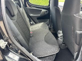 Peugeot 107 Gereserveerd 1.0-12v automaat 68pk XS 5drs - nap - carplay - airco - 49dkm - elektr ramen - toerenteller picture 60