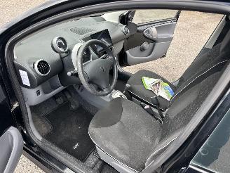Peugeot 107 Gereserveerd 1.0-12v automaat 68pk XS 5drs - nap - carplay - airco - 49dkm - elektr ramen - toerenteller picture 23