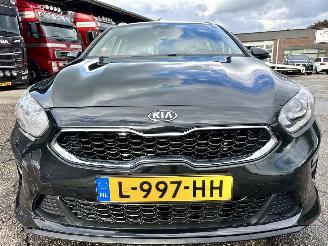 Kia Ceed Sportswagon 1.5 T-GDi 6-bak 160pk DynamicLine - nap - navi - camera - line assist - carplay - pdc - trekh picture 3